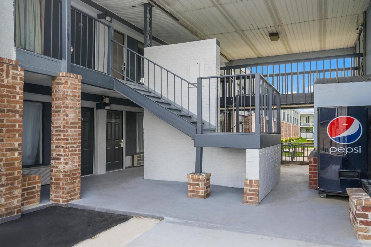 Americas Best Value Inn And Suites Blytheville Exteriör bild
